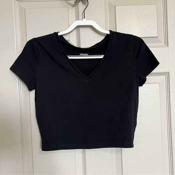 wild fable Tops - Wild Fable Cropped Short Sleeve Tee L